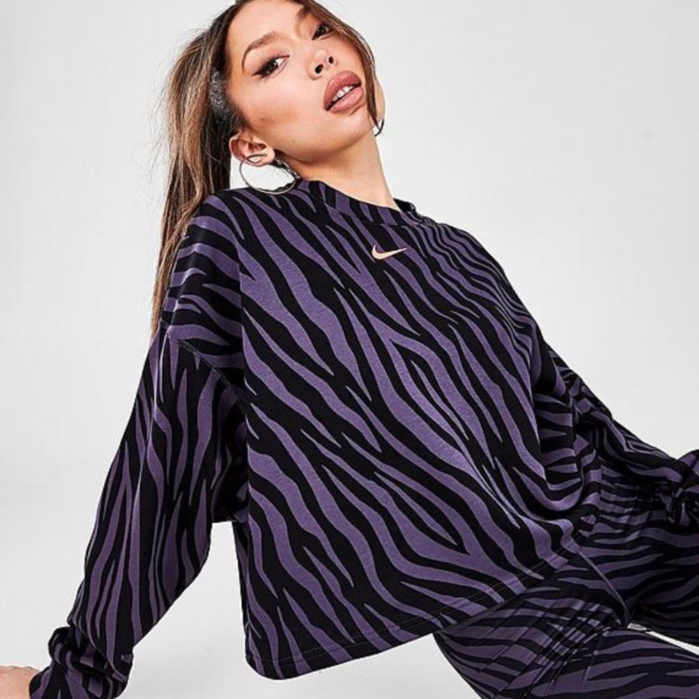 WOMEN'S NIKE SPORTSWEAR ICON CLASH ANIMAL PRINT CREWNECK SWEATSHIRT